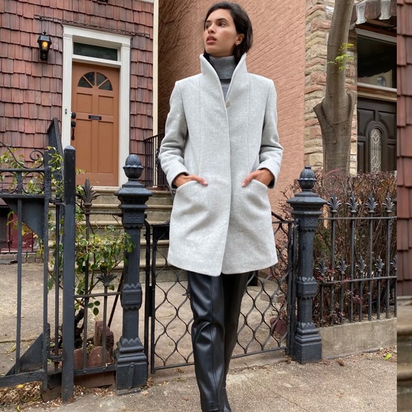 XS Aritzia Cocoon Coat in Heather Grey - Picture 3 of 6